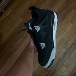 Jordan 4 White Thunder