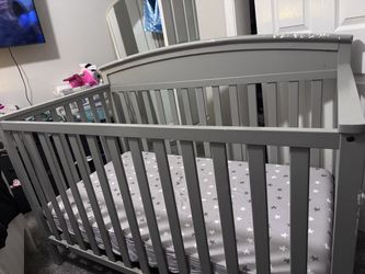 GRACO BABY CRIB