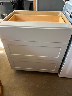 Kitchen cabinet shaker