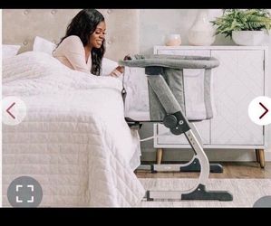 Baby Delight Beside Me Dreamer Bassinet | Bedside Sleeper | 6-Position Height Adjustment | Charcoal Tweed  Open box item   INVENTORY NUMBER: 101405120