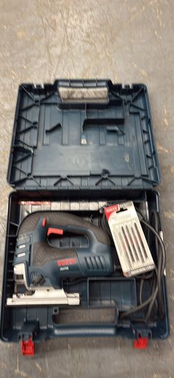 Bosch JS470E Jigsaw with Case and Blades