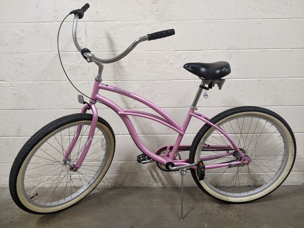 Selling Firmstrong Urban Lady 3-speed 26' Beach Cruiser Bike