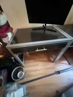 Desk (2x)
