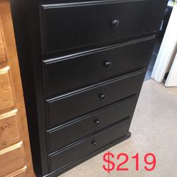 5 Drawer Pinewood Dresser /Cómoda Pino 5 Cajones