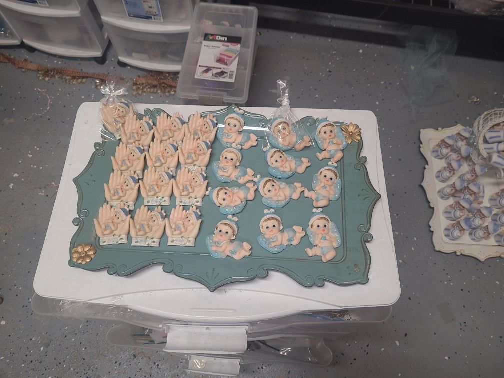 Baby boyand girl magnet favors