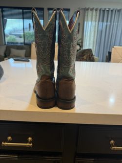 Women’s Boots Size 6