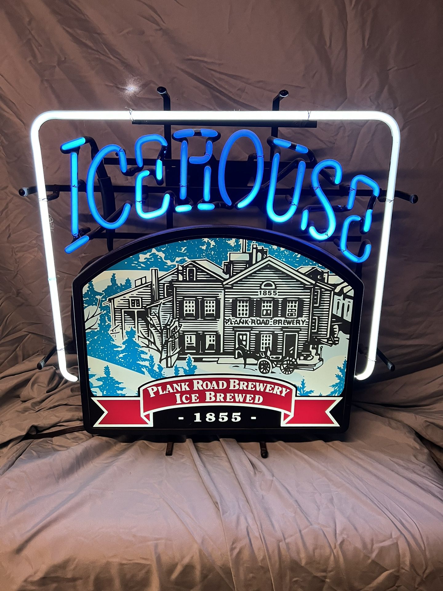 Icehouse Neon Bar Sign