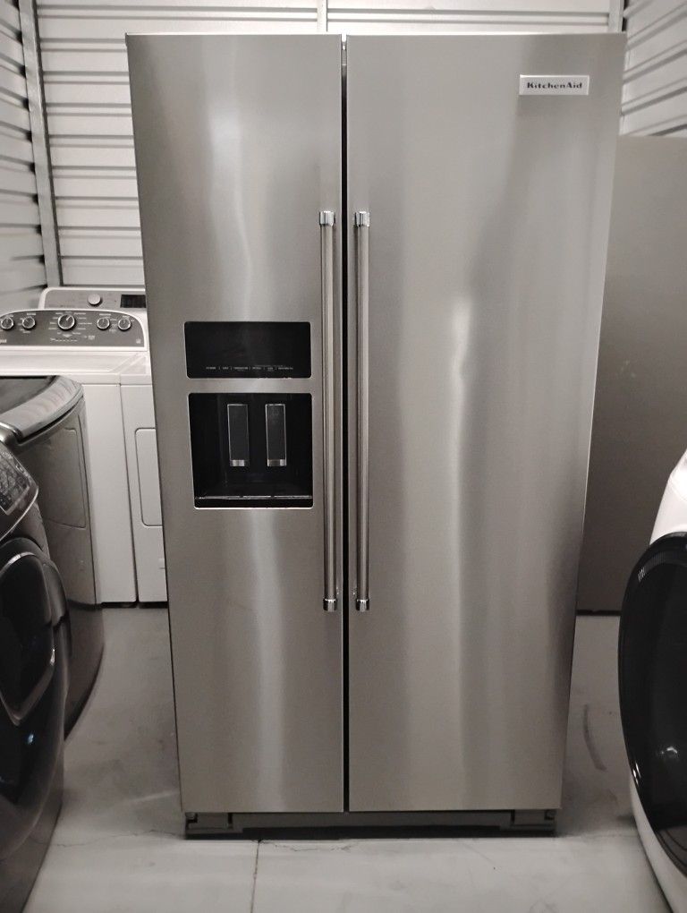 KITCHEN AID STAINLESS STEEL REFRIGERATOR