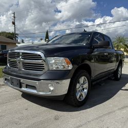 2017 RAM 1500 SLT Cree Cab 5.7 Hemi Perfect 