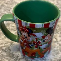 Mickey Minnie and Pluto Disney Holiday Christmas Coffee Mug 16 oz