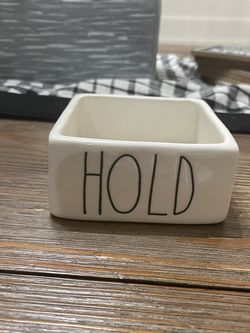 Rae Dunn Hold