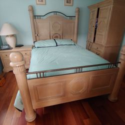Queen Bedroom Set (Solid wood) 