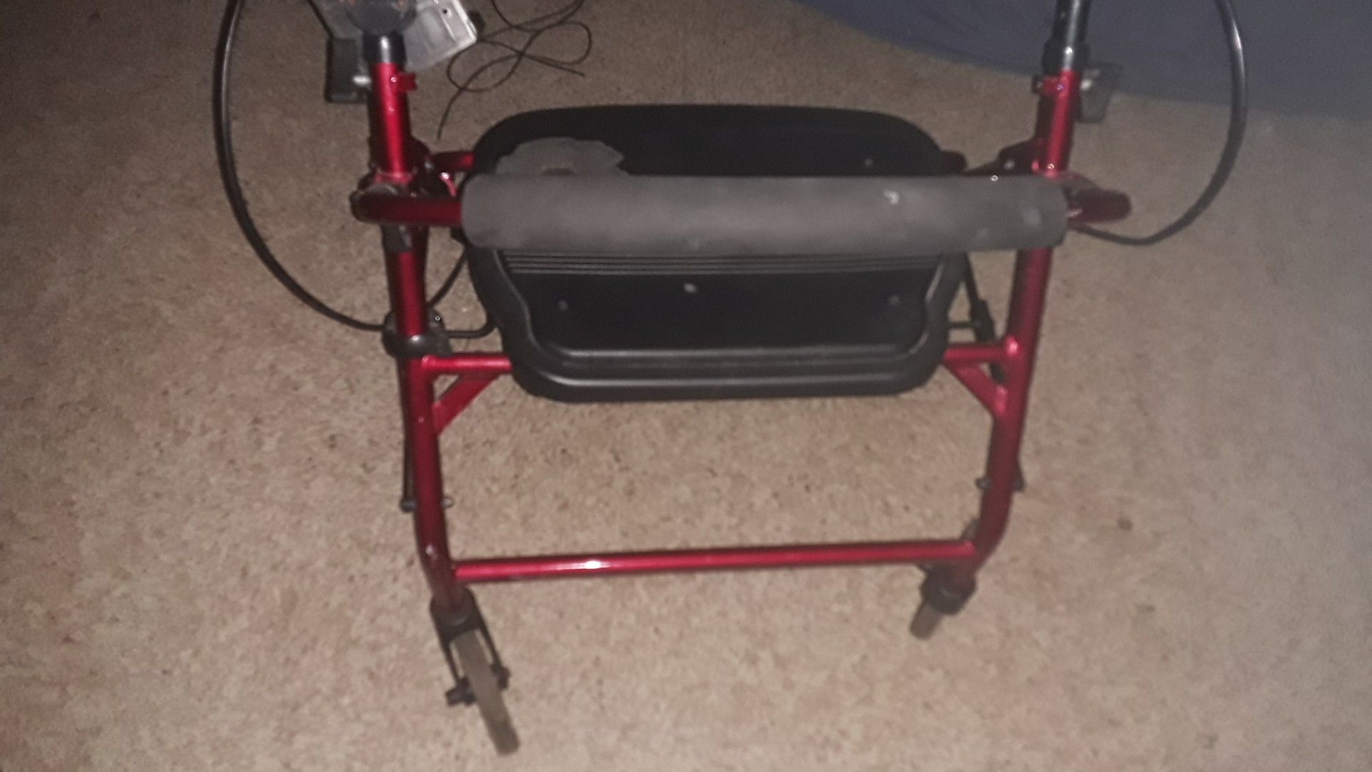 Sitting wheel chair