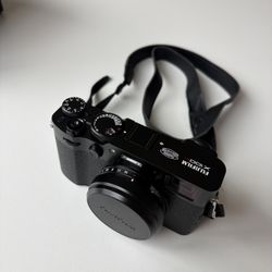Fujifilm X100V Camera – Black | Like New | Original Invoice Included