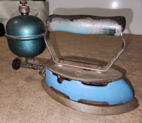 Vintage Coleman Blue Iron