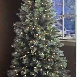 7-FT PRE-LIT "SCOTTSDALE PINE" WITH CLEAR LED LIGHTS