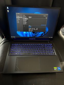 Gaming Laptop 4060 • 32 GB DDR5 • Intel CPU