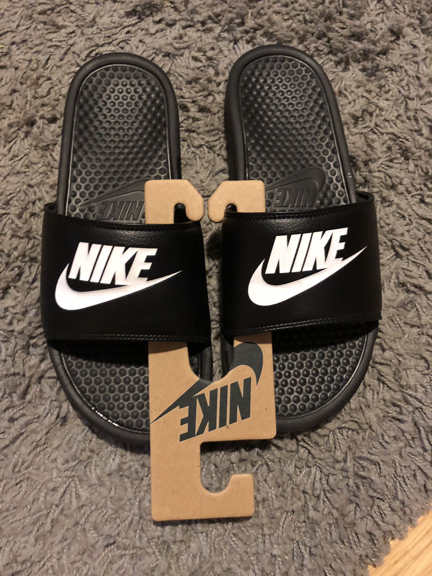 Men’s footwear - Nike Sandals / Snow shoes