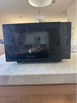 Small countertop Microwave - Laguna Niguel