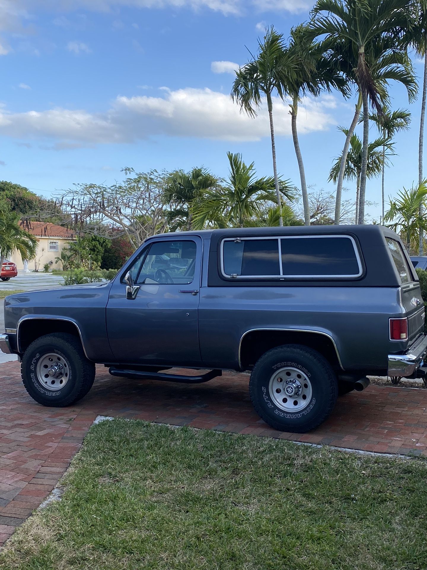 Chevy Blazer K5 1990. 4x4.   V-8. 350 Motor. Automatic Transmission. A/C. Power Windows. Good Condition. No Rust. Comes With Hard Top And Soft Top. 