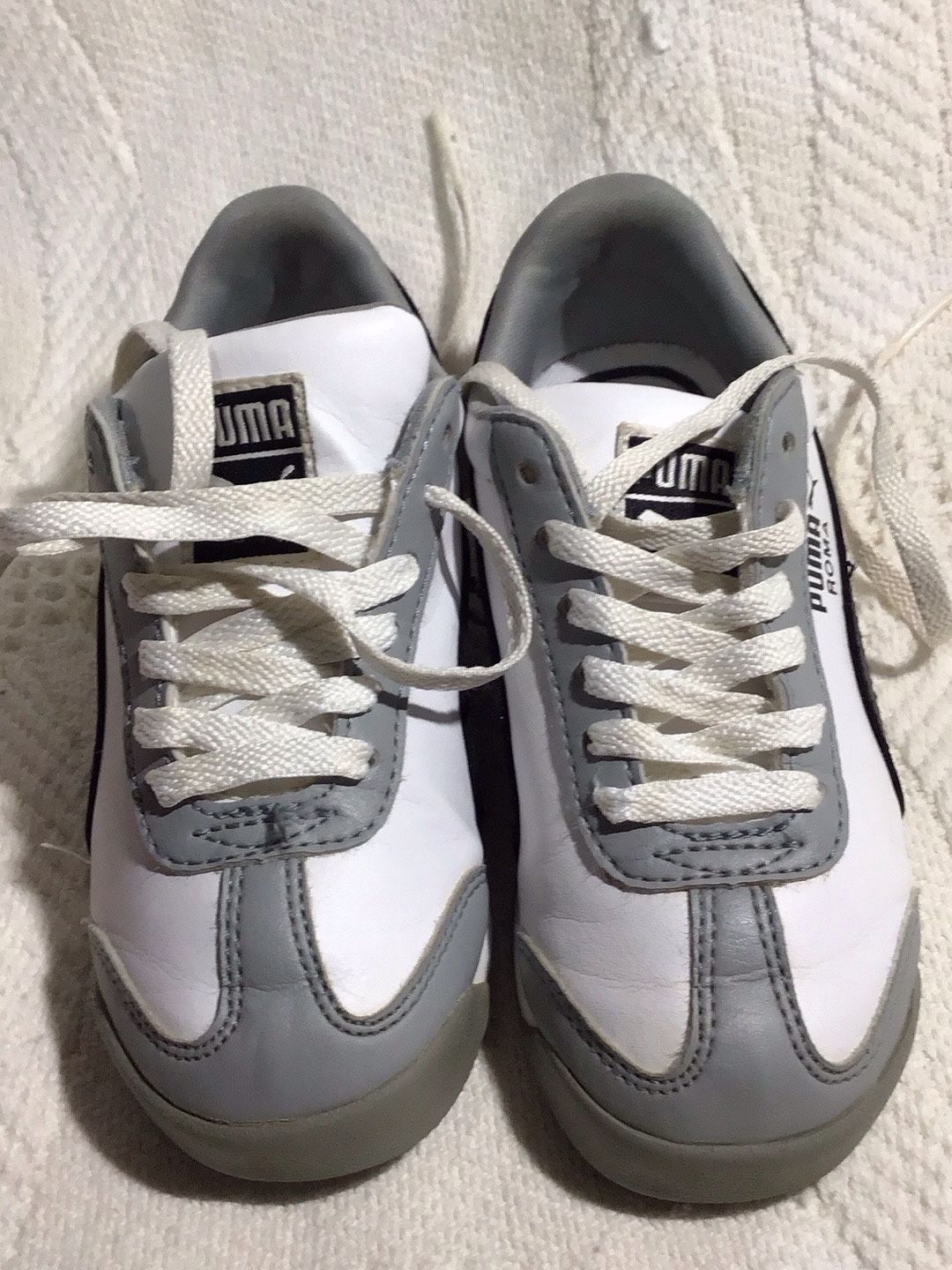 PUMAS KIDS SNEAKERS SHOES SIZE 11K EXECELLET CONDITION