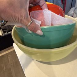 Set Of Three Pyrex Bowls Vintage 