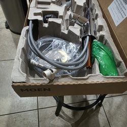 MOEN  KITCHEN FAUCET 