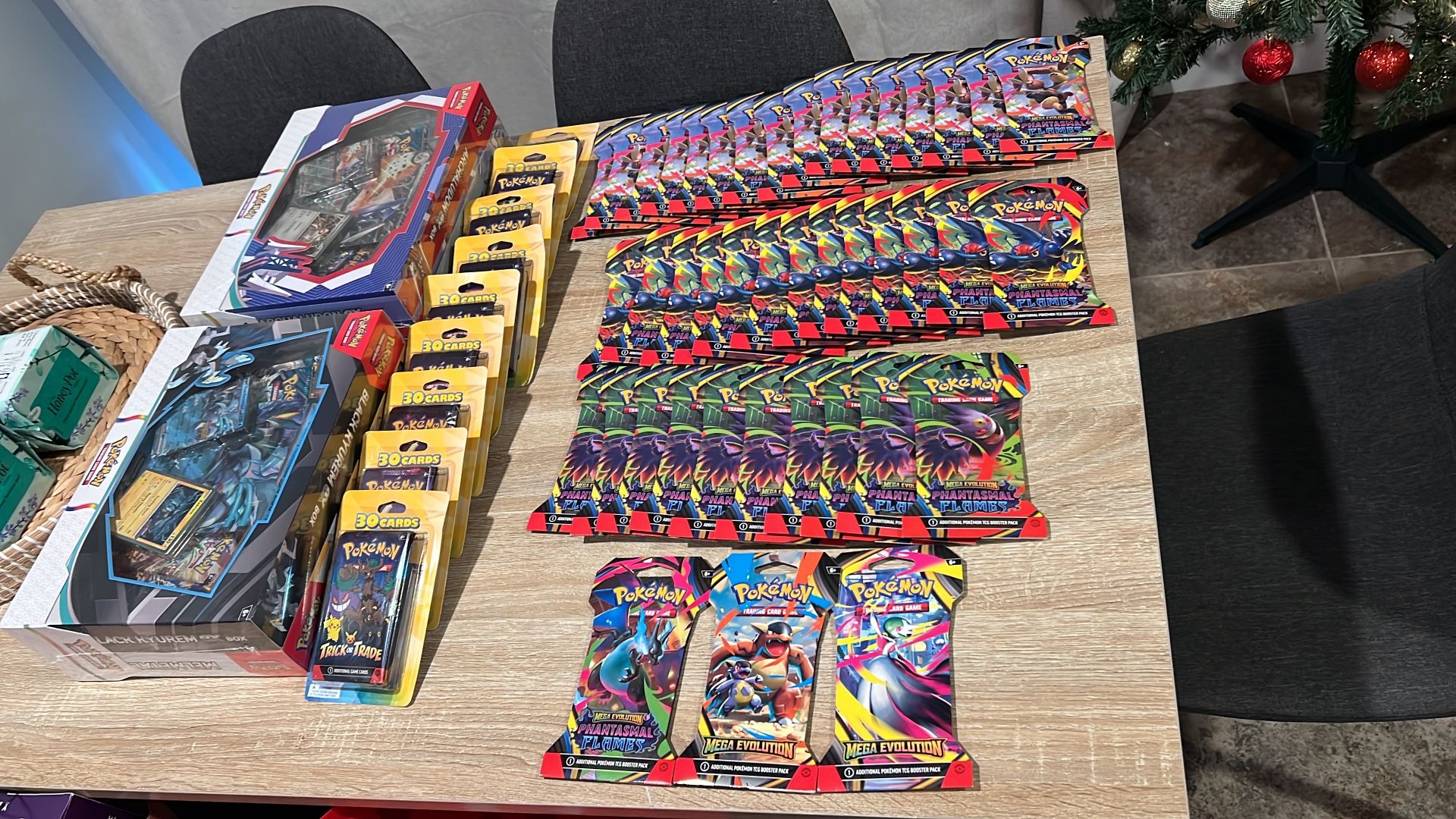 Phantasmal Flames Booster Packs 