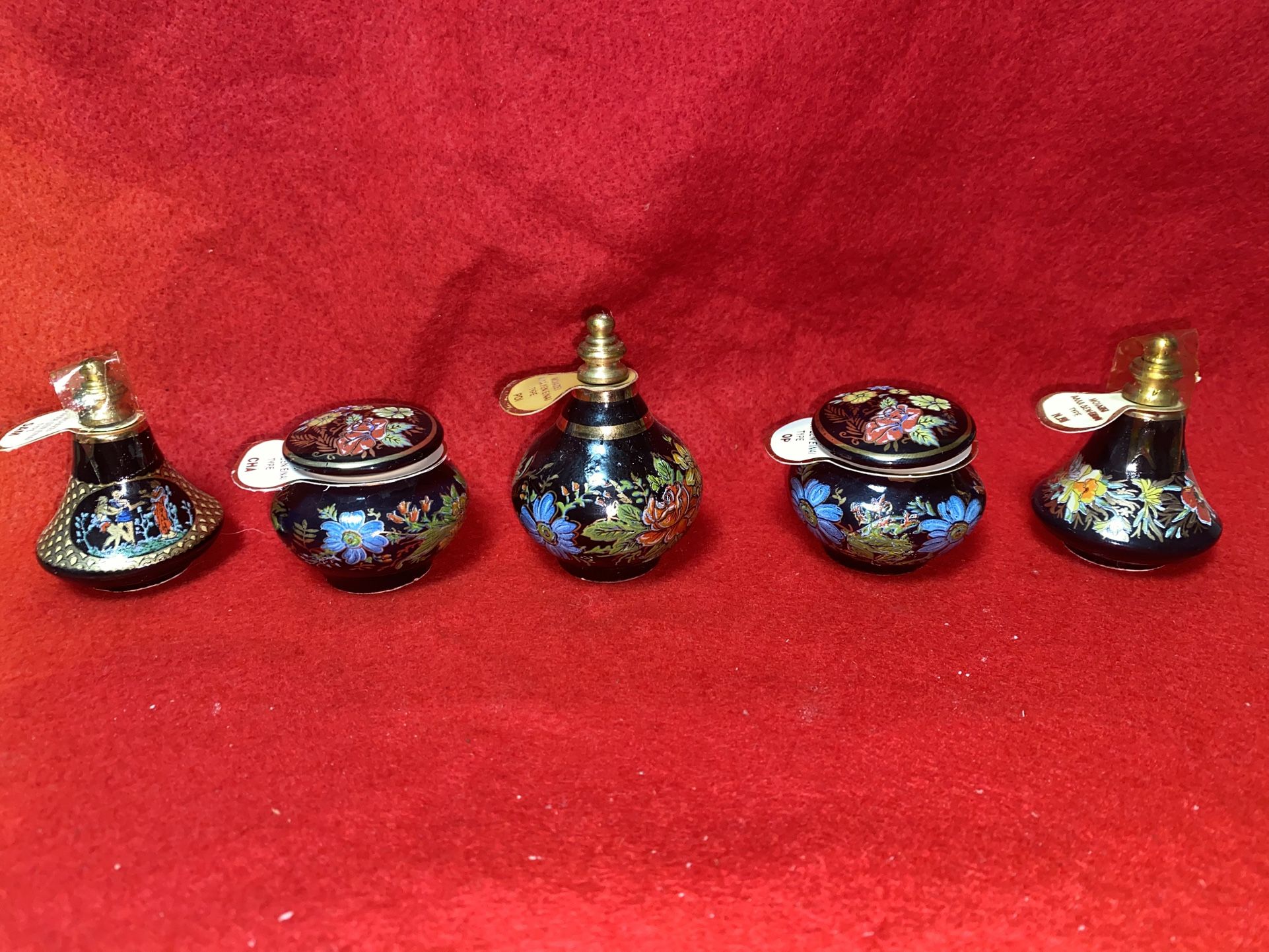 Set of 5 1.5-2.5 Inch 3 Oil/Perfume & 2 Cream 24k Gold Ceramic Vase Collectibles (read description)