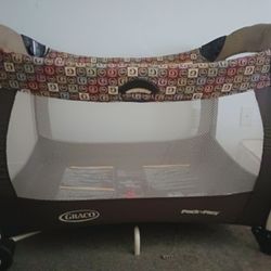Bassinet Play Pin 