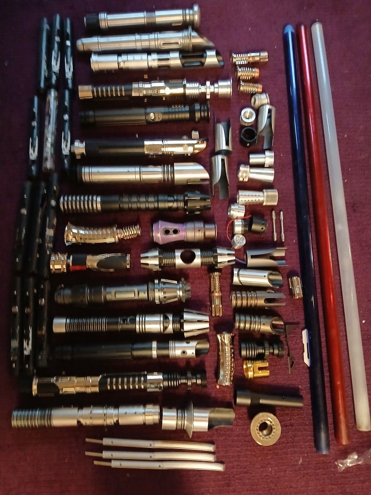 Huge Lot Of Lightsabers Incredible Deal!