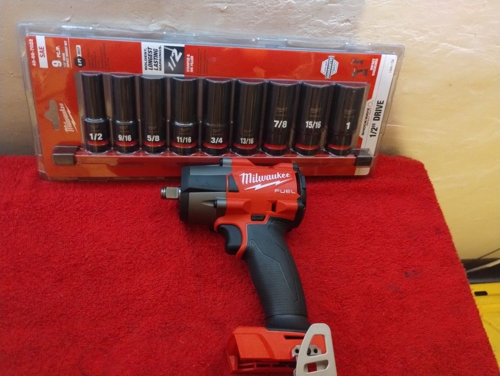 1/2 M18 Milwaukee Fuel Mid Torque Impact Wrech TOOL Y Dados $230