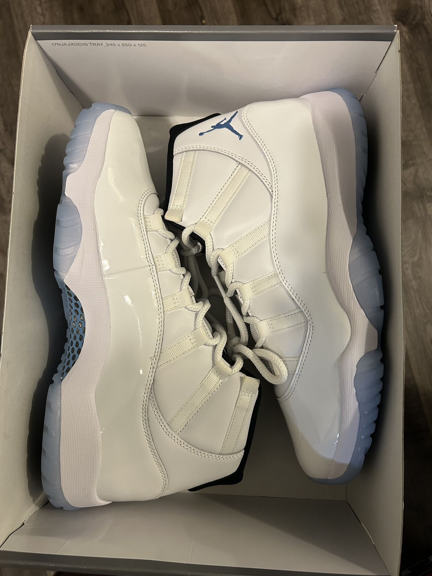 Jordan 11 Legend Blue