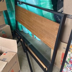 Queen Wood Bedframe Perfect Condition $60