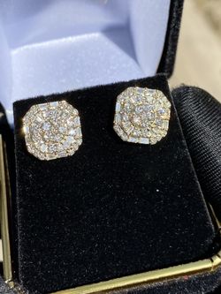 10K Yellow Gold Baguette & Round 1.08 Carat Natural Diamond Screw Back Unisex Earrings
