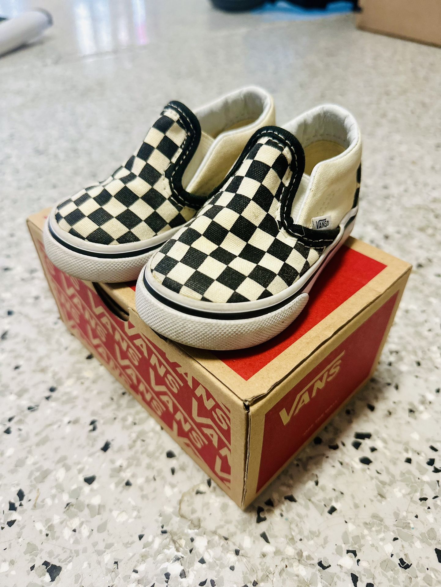 Vans Baby Checkered Shoe Size 4