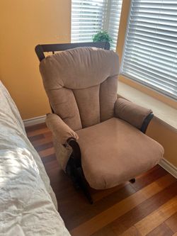 Rocking chair with ottoman