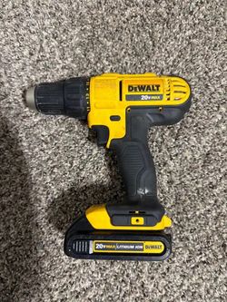 Dewalt 1/2 drive 20v drill driver with battery and  charger