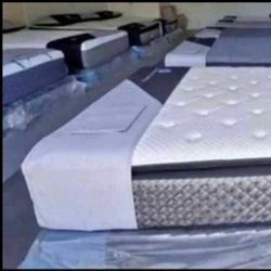 Queen  box springs new can deliver