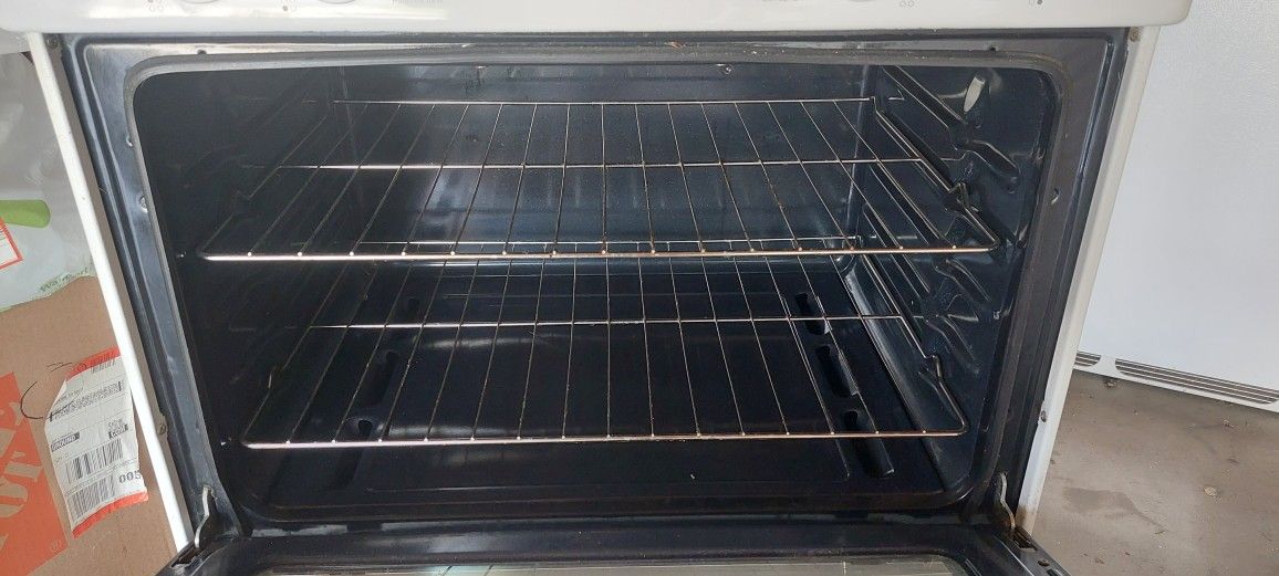 FREE DELIVERY GAS STOVE ⛽️ $180 OBO