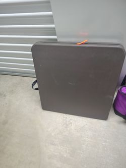 2 4foot folding tables