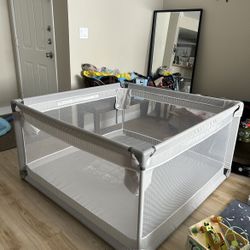Regalo Playpen 