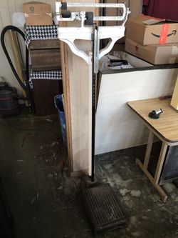 Antique doctors Scale OBO