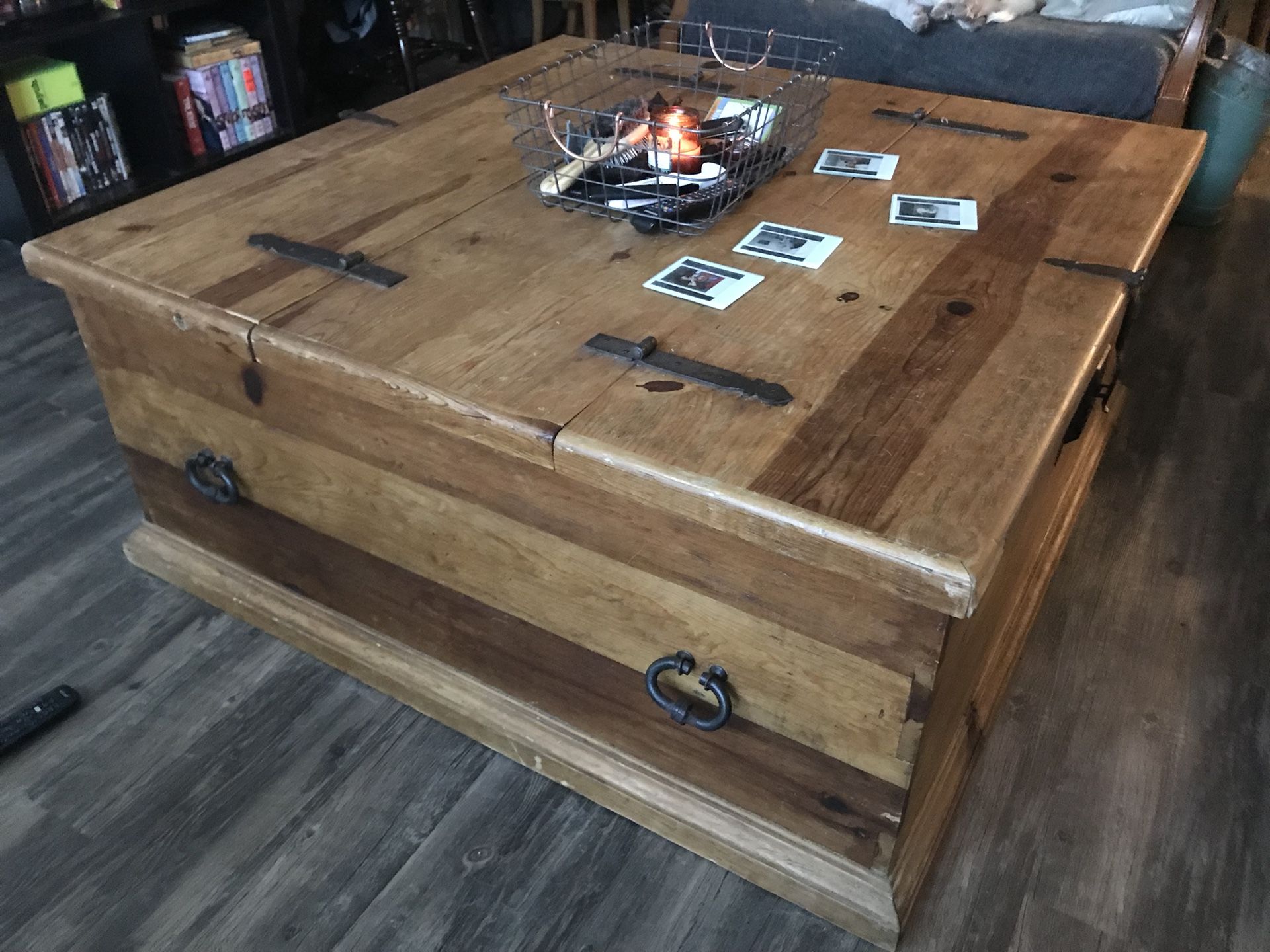 Trunk/Coffee table