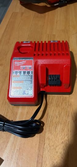 Milwaukee M18 & M12 charger