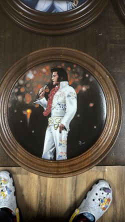 Elvis Presley collector plate