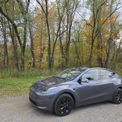 Tesla Model Y 2023 52k Dual Motor Long Range