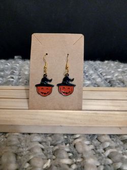 Jack O Lantern Pumpkin and witch hat drop earrings