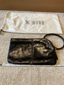 Hobo International Women’s Sable Black Leather Wristlet Clutch New condition