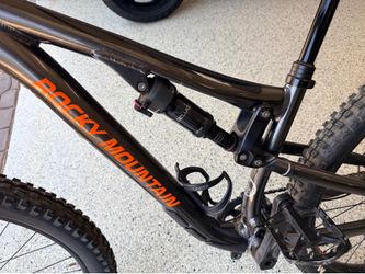 Rocky Mountain Thunderbolt Bike - M